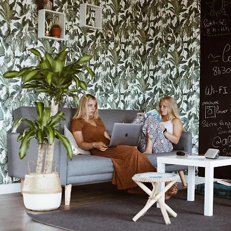 Couette-café Alma Libre Yoga & Surf House